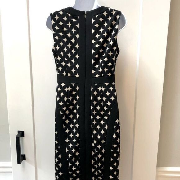 Donna Morgan black and‎ cream sheath dress with gold zip woman’s size 2 - Picture 5 of 6